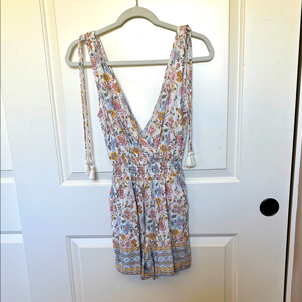 NWOT Floral Sleeveless Romper- size small